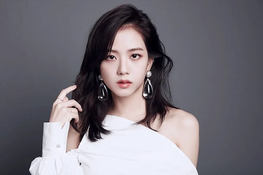 Jisoo Biography